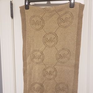Michael Kors Gold Infinty scarf